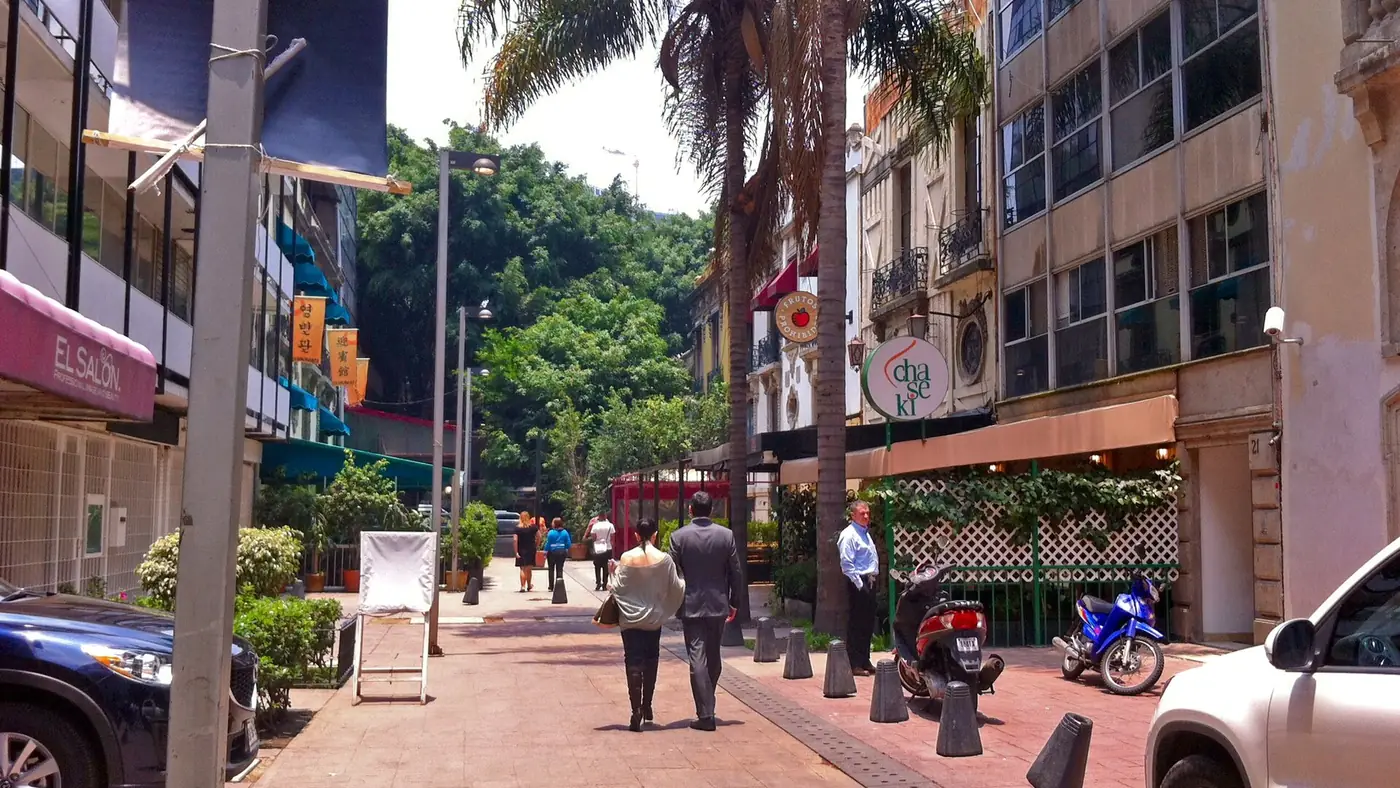 Barrios gay-friendly en CDMX: dónde salir, hospedarse y sentirte libre (guía 2026)