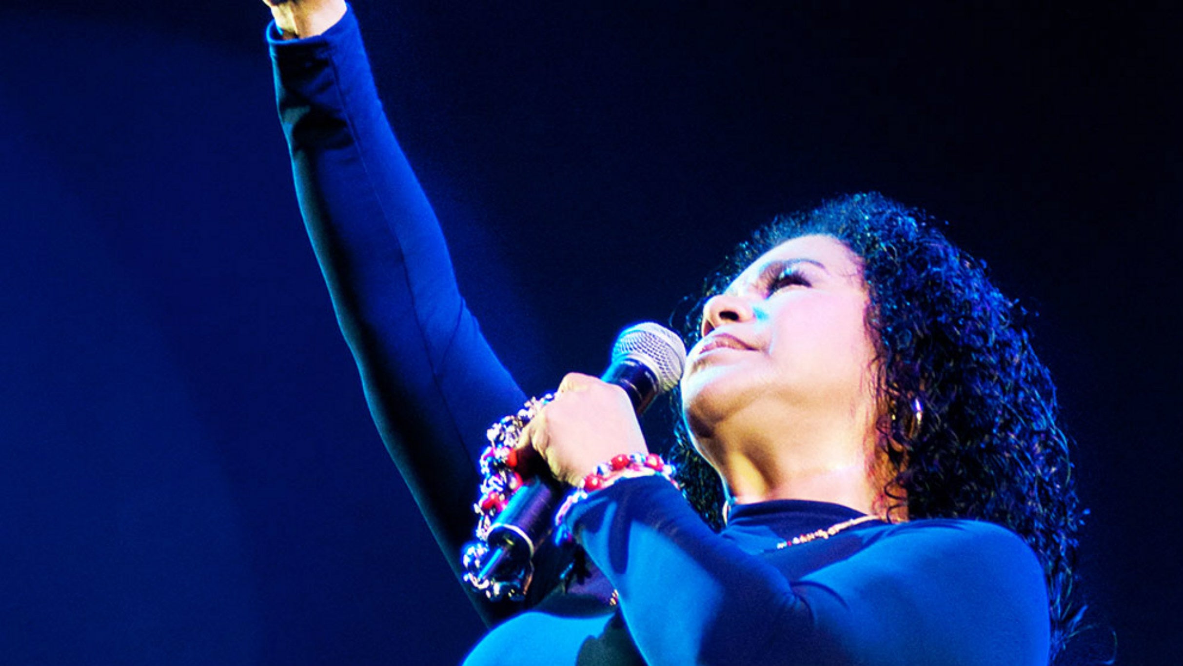 Con Guitarra y Cajón: Eva Ayllón - Conciertos en Lima