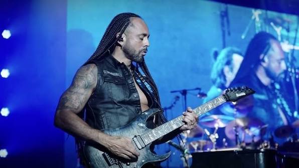 Angra — 30 años de Holy Land en Santiago - Conciertos en Santiago
