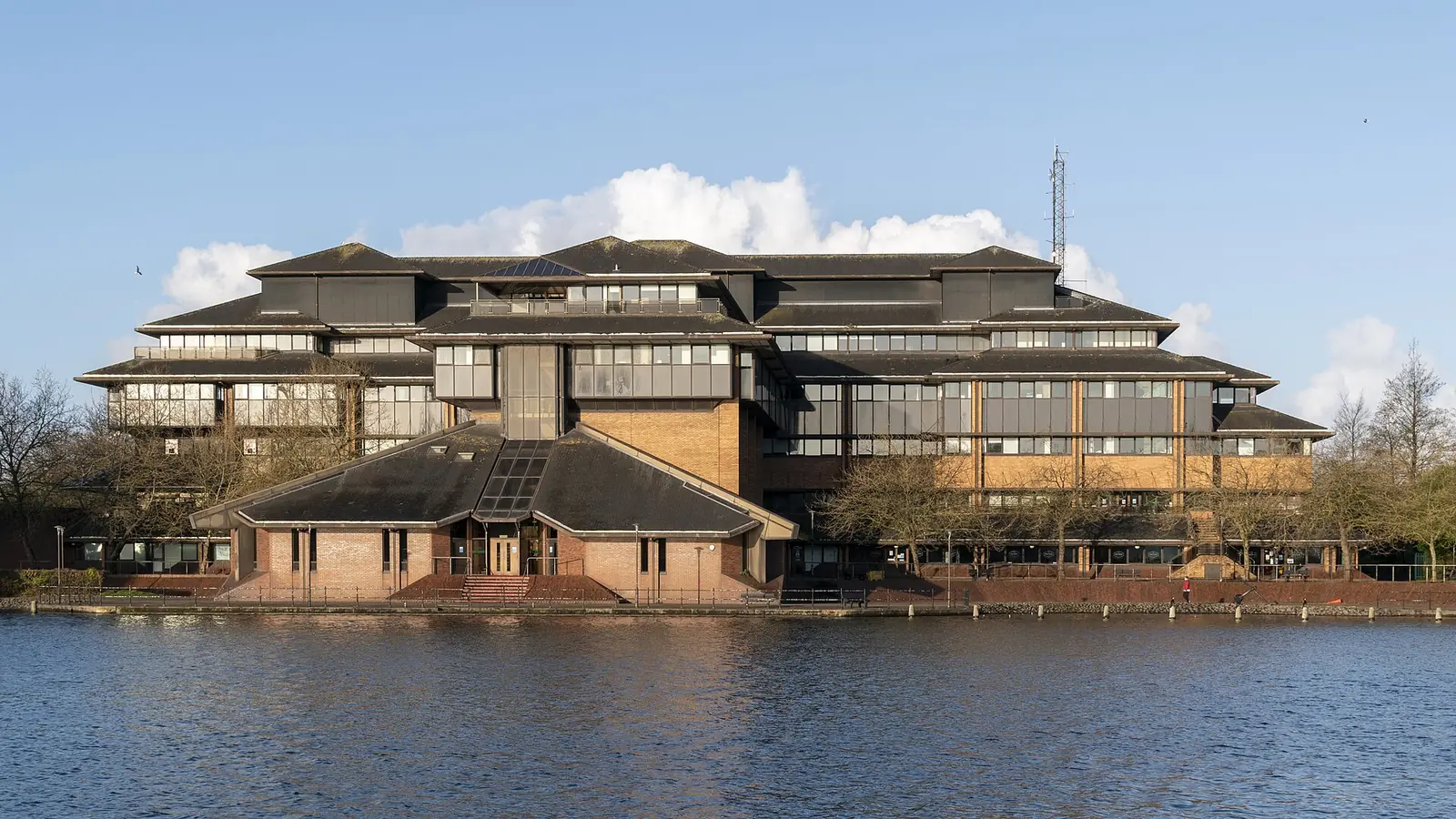 County Hall - portada
