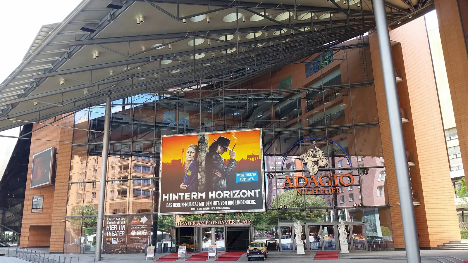 Theater am Potsdamer Platz - portada